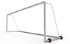 Aluminium voetbaldoel groot (732x244cm) met twee wielen voor eenvoudige verplaatsing. Perfect voor voetbalclubs en professionele trainingen.