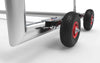 Close-up van de stevige wielen van het verplaatsbare aluminium voetbaldoeltje 300x150cm. Geschikt voor eenvoudig transport en opslag.