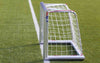 Zijaanzicht van het aluminium mini voetbaldoel 120x80cm. Lichtgewicht en eenvoudig te verplaatsen voor snelle partijtjes.