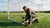 Hoe voorkom je verzakking van een voetbaldoel op gras?