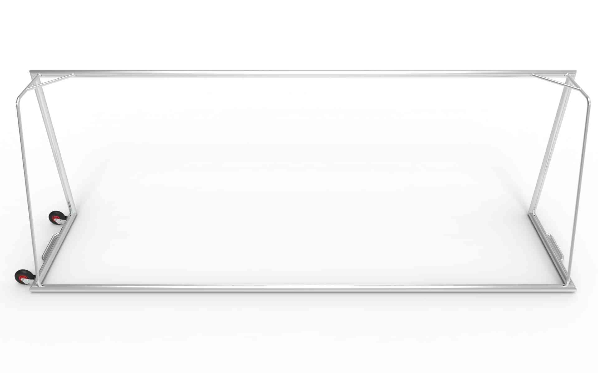 Bovenaanzicht van het grote aluminium voetbaldoel (732x244cm) met twee wielen. Ideaal voor clubs die een mobiel en duurzaam doel nodig hebben.