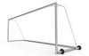 Achteraanzicht van het grote aluminium voetbaldoel met wielen. Ideaal voor clubs en sportverenigingen, eenvoudig te verplaatsen en duurzaam.