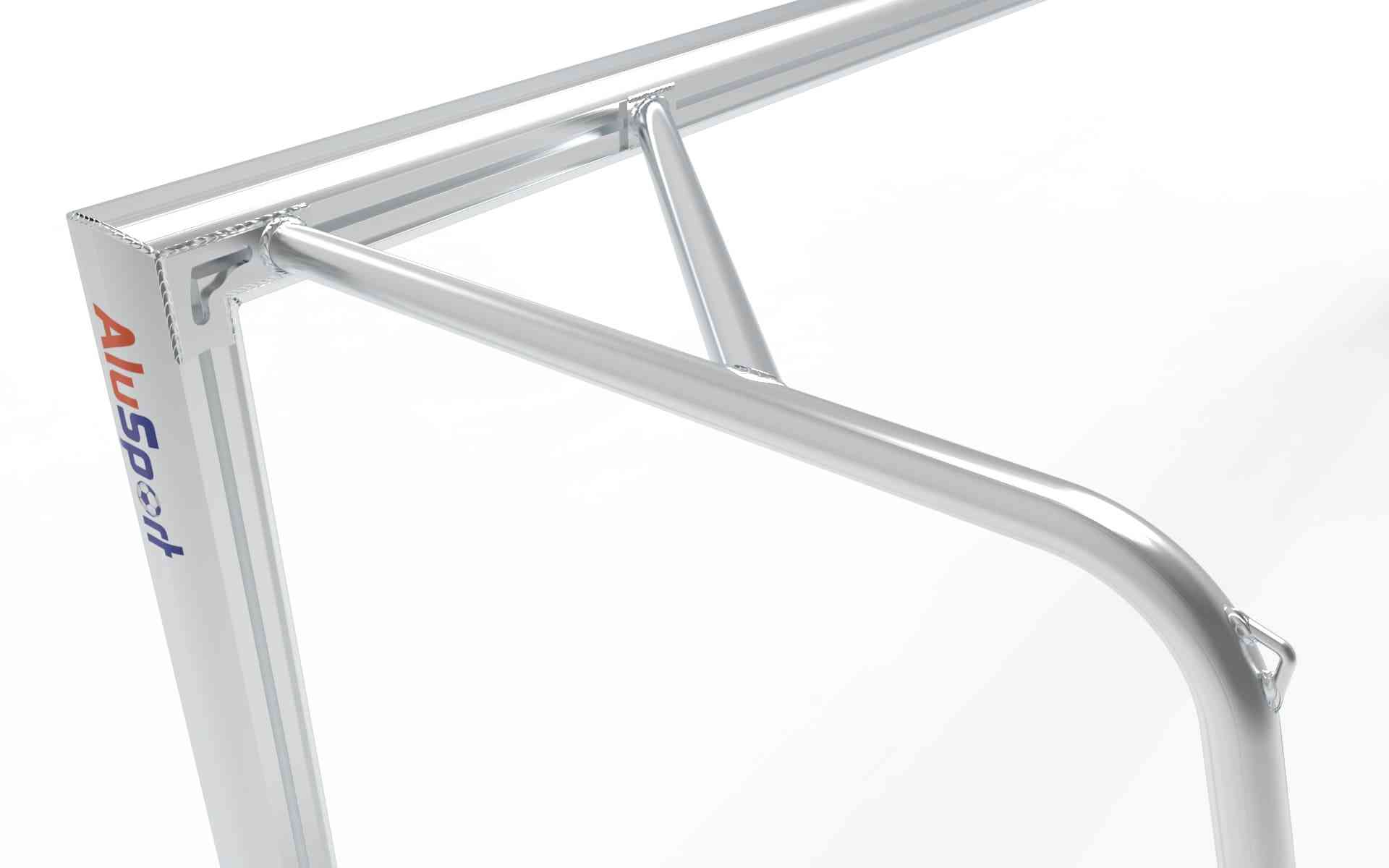 Bovenhoek van het aluminium voetbaldoel 732x244cm met verstevigde constructie. Ideaal voor professioneel en clubgebruik, weerbestendig en sterk.