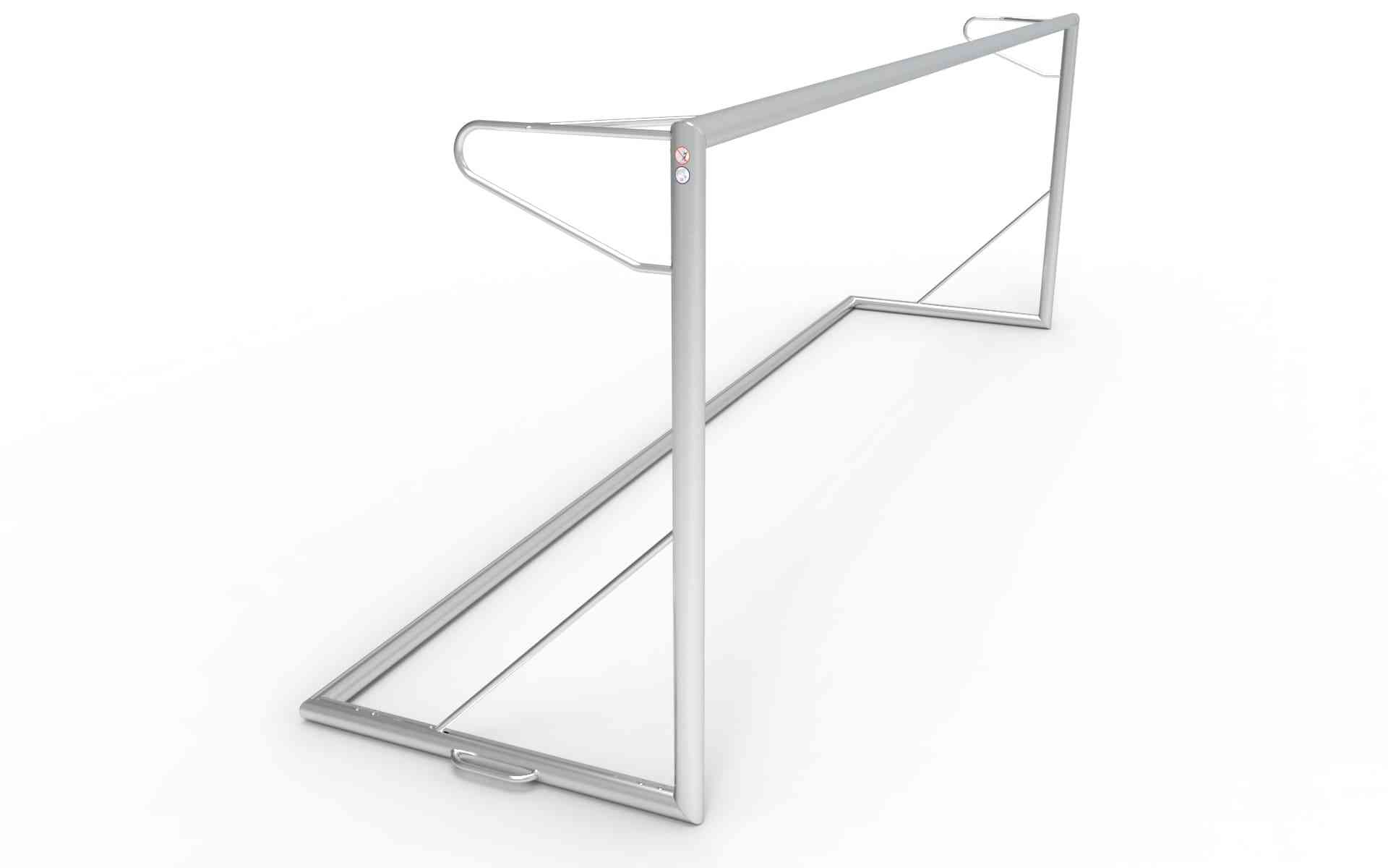 Zijaanzicht van het grote aluminium voetbaldoel 732x244cm. Lichtgewicht, maar robuust ontwerp voor langdurig gebruik op het veld.